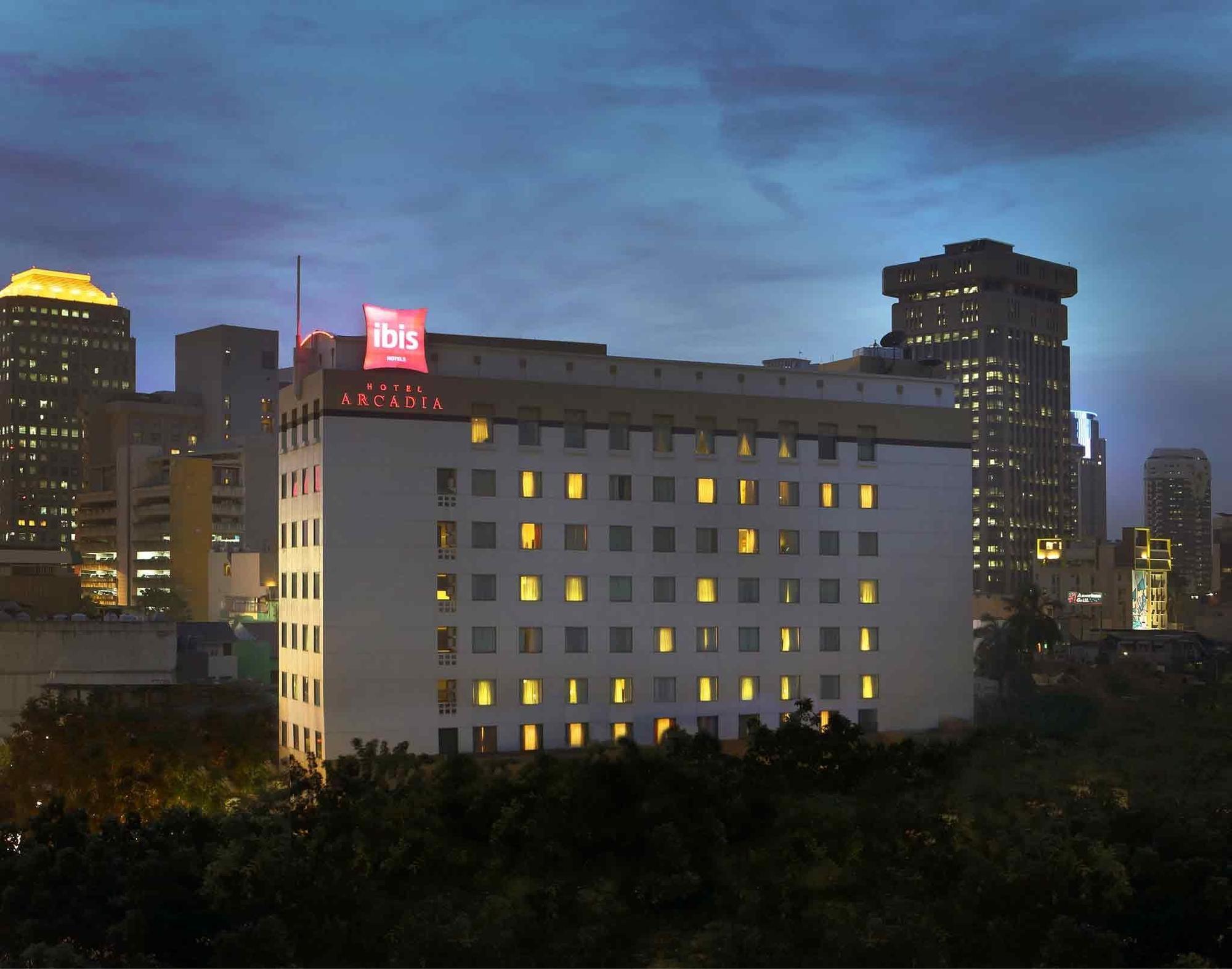 Ibis Jakarta Arcadia Exterior photo