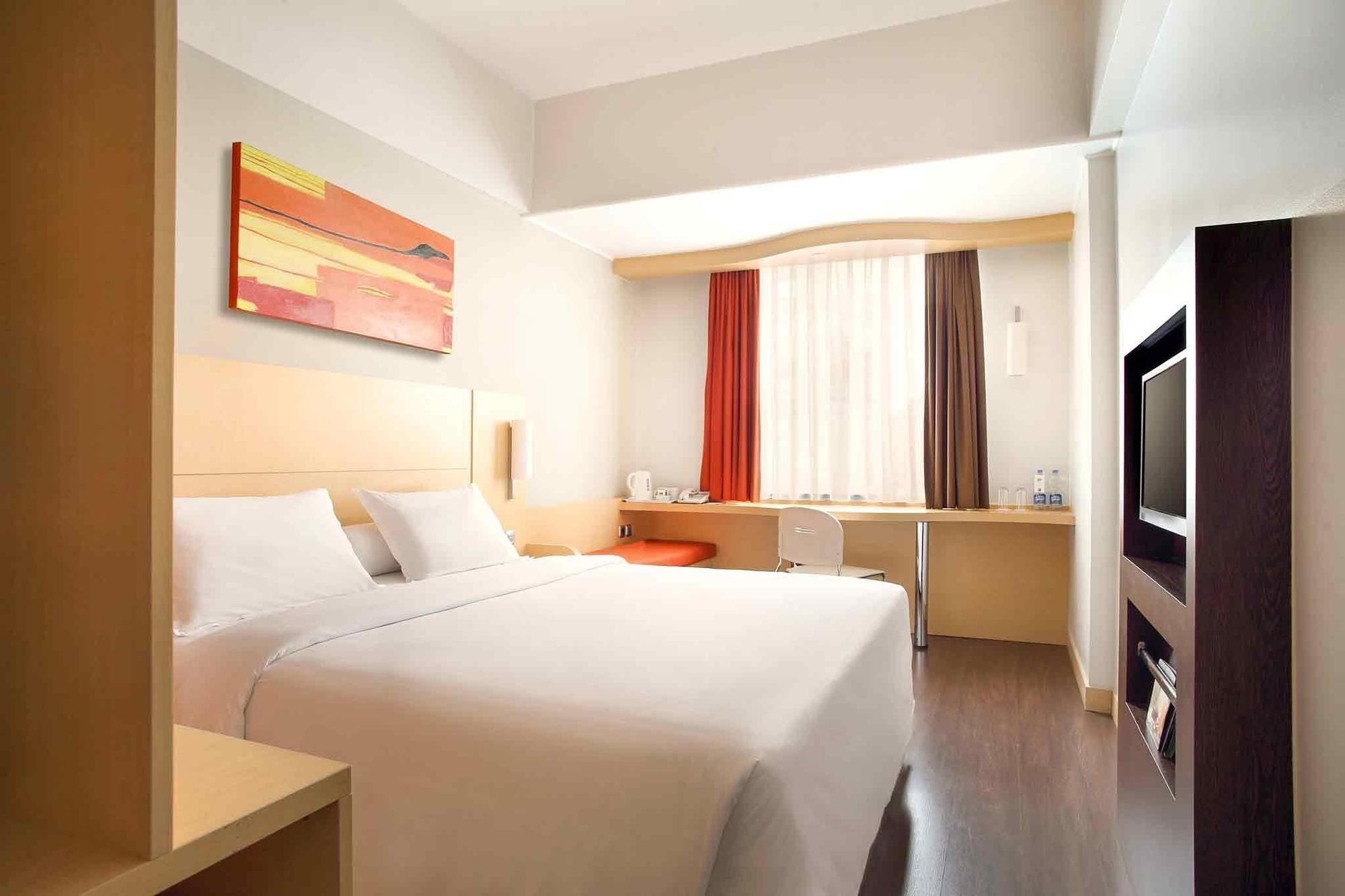 Ibis Jakarta Arcadia Exterior photo