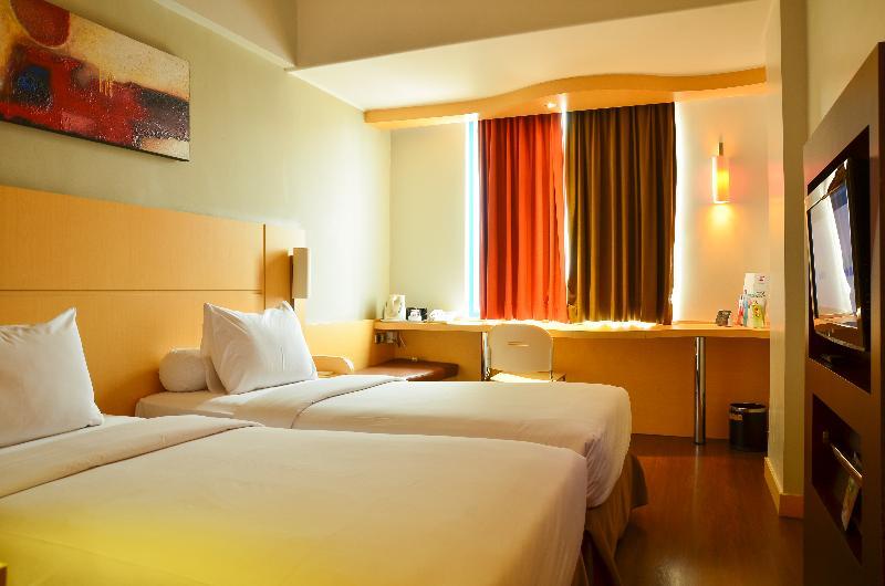 Ibis Jakarta Arcadia Exterior photo