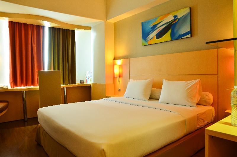 Ibis Jakarta Arcadia Exterior photo