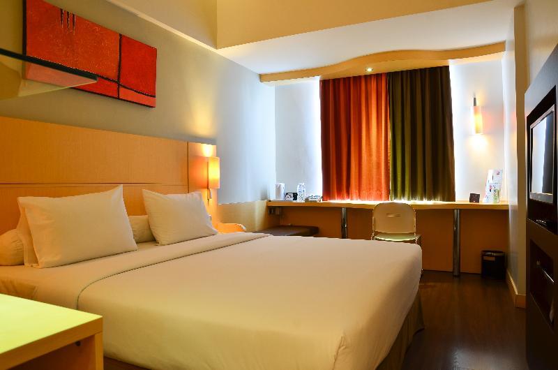 Ibis Jakarta Arcadia Exterior photo