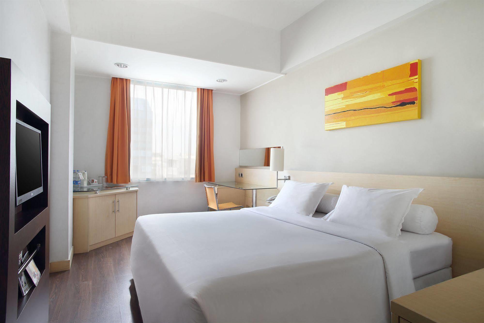 Ibis Jakarta Arcadia Exterior photo